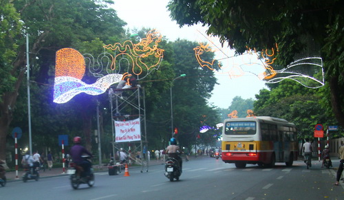 Hà Nội rực rỡ đón ngày giải phóng ảnh 3